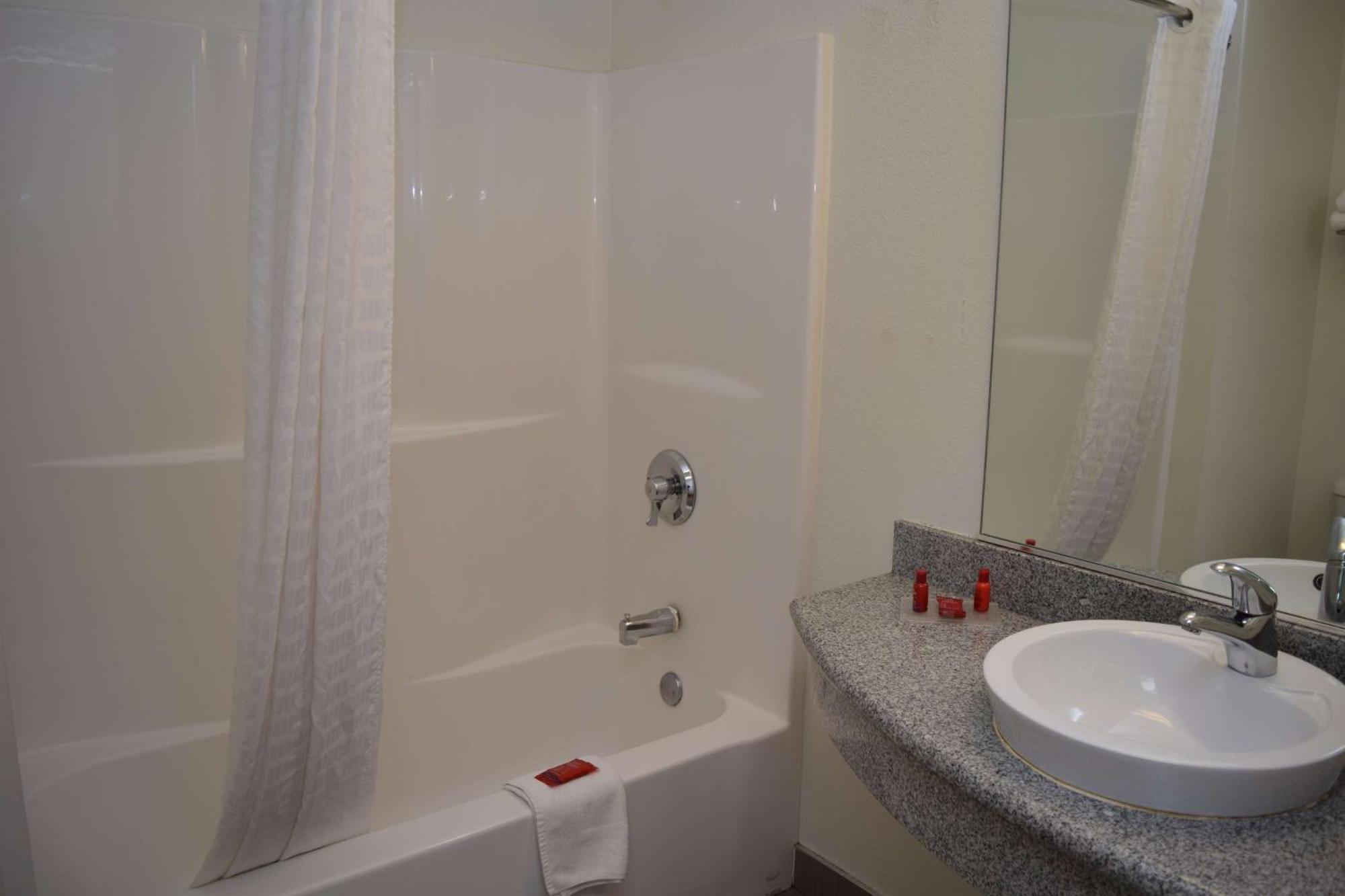 Surestay Plus Hotel By Best Western Niagara Falls East Exteriör bild
